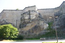 Festung-Burgmauern-1.JPG